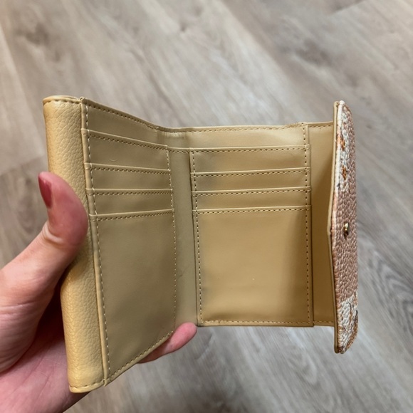 Floral Patchwork Spring Paisley Wallet Women's Neutral - Picture 8 of 11